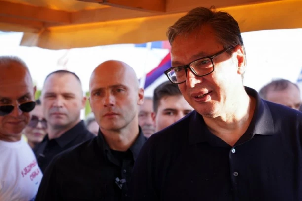 "ZBOG DRONOVA ĆEMO BITI VOJNA SILA"! Vučić: Moramo da budemo snažni kako bismo sačuvali svoju zemlju!