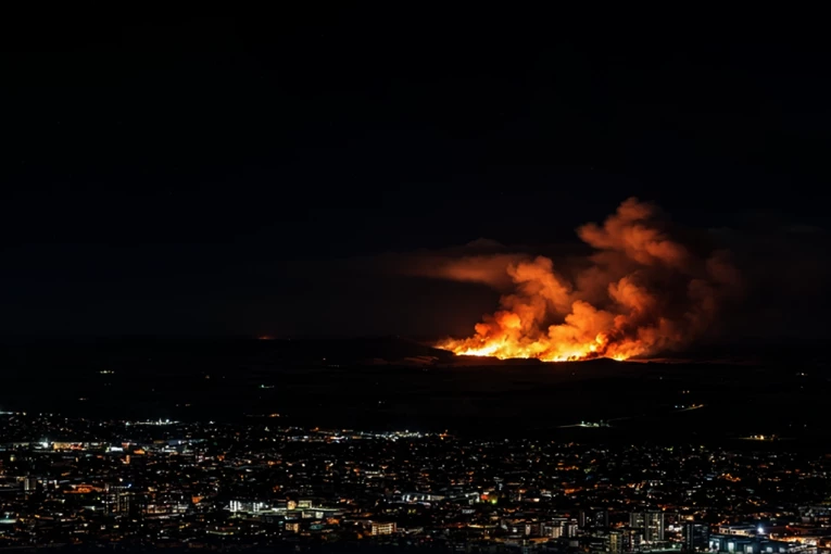 OGROMAN POŽAR KOD SURČINA! Plamen se vidi iz većeg dela Beograda - NAROD UZNEMIREN! (FOTO)