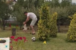 PRVI KORACI MALOG DESPOTA TOPE SRCA! Milan Vasić podelio emotivne kadrove sa Kosova gde mu sin UČI DA HODA!