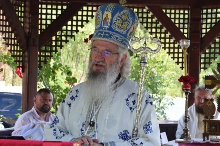 VLADIKA JOVAN IZ MANASTIRA PETKOVICA UPOZORIO: Čoveku koji nema smirenje sve propada
