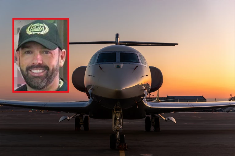 VIŠE OD 70.000 GLEDALO JE OVAJ LET! U Irsku sleteo najpraćeniji avion na svetu - EVO KO SE U NJEMU NALAZIO i ODAKLE TOLIKA HISTERIJA!