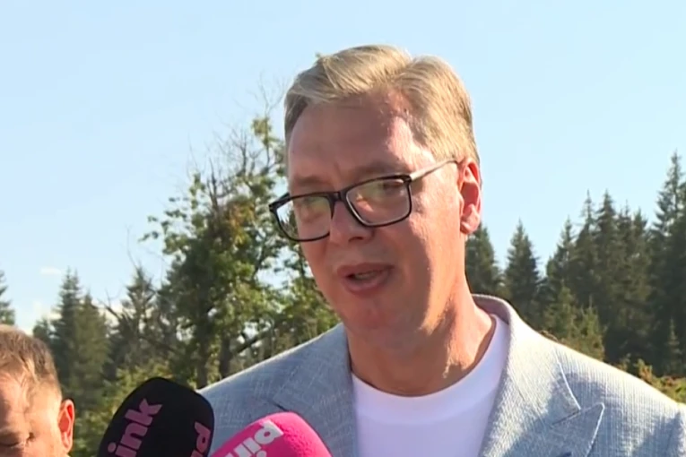 "NISU REAGOVALI NA RUŠENJE SRPSKIH KUĆA, SAD TREBA ZBOG IBRA!" Vučić o reakaciji Prštine na njegovu izjavu i traženju pomoći EU!