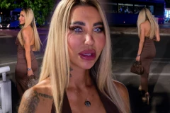 DA LI STE VIDELI NOVE OČI ANELI AHMIĆ? Pojavila se ispred Pinka, ljudi je sa razdaljine od tri metra gledali PRESTRAVLJENO! Tetura se po ulici (GALERIJA, VIDEO)