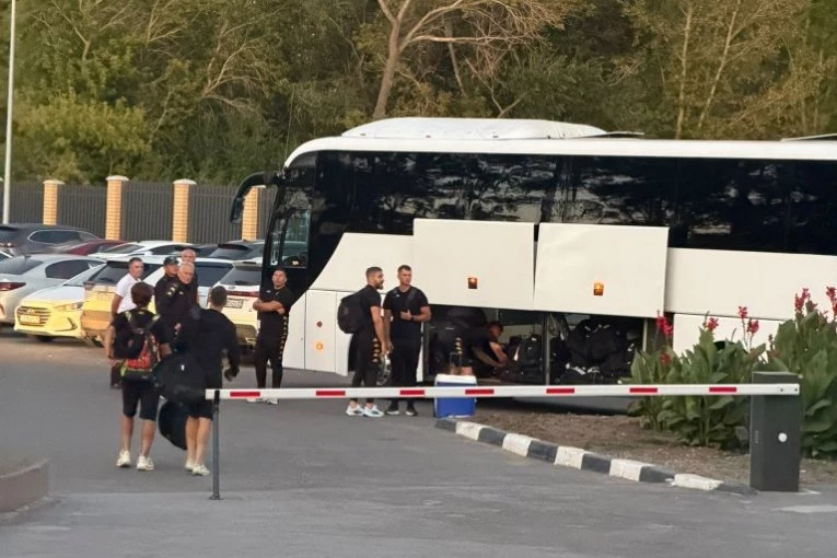 PARTIZAN DOČEKAO TRAKTOR?! Ne, nije šala, crno-beli ostali u ŠOKU u Kazahstanu, ali ni to nije sve! (FOTO)