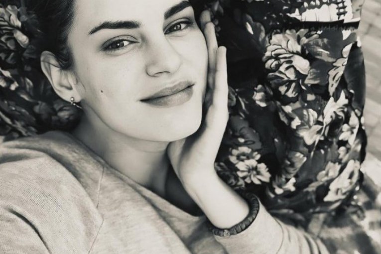 Pevačica Jovana Jeremić se porodila!