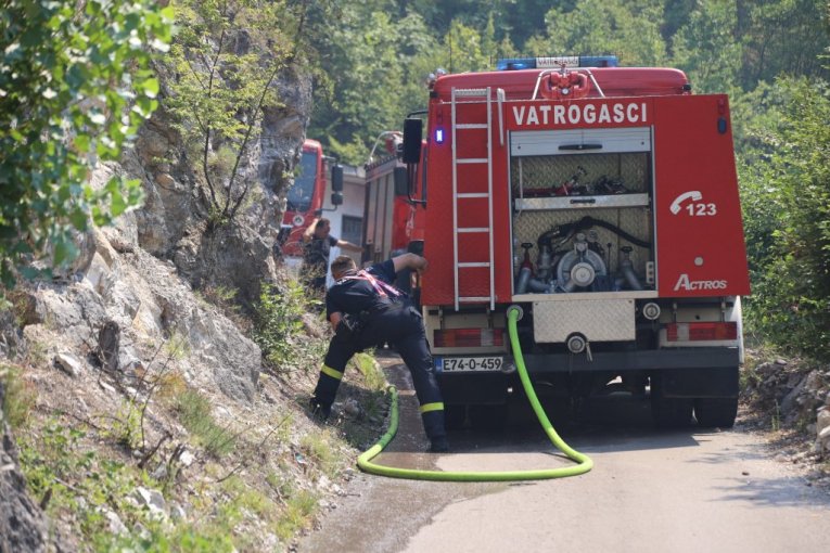 Požar na području Konjica (Bosna i Hercegovina) 