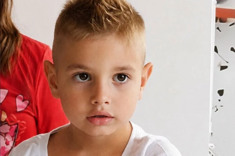 NESTAO ČETVOROGIŠNJI BOGDAN NA LETOVANJU U ALBANIJI! Majka u teškom emotivnom stanju, moli za pomoć na sve strane!