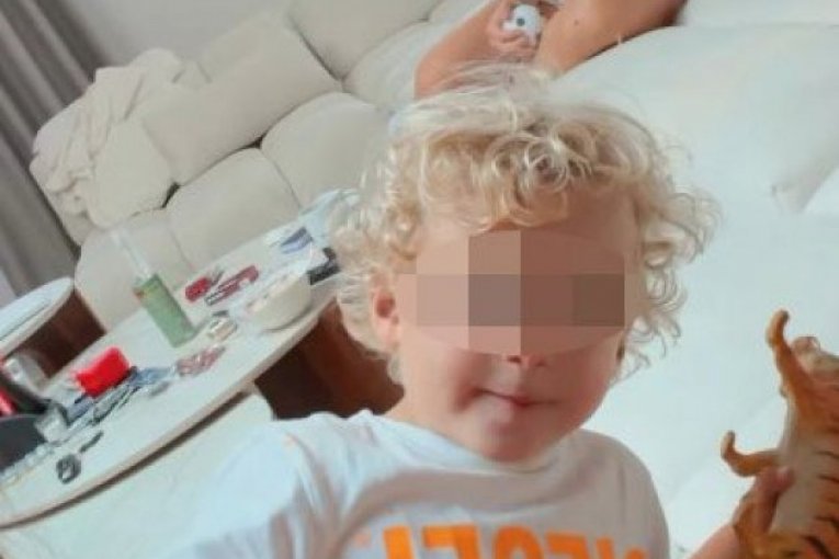 Ceca Ražnatović sa unucima Krstanom i Isaijom