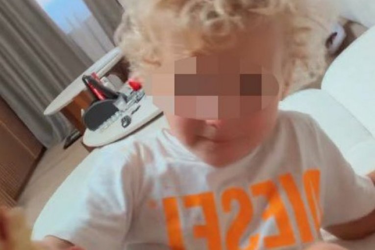 Ceca Ražnatović sa unucima Krstanom i Isaijom