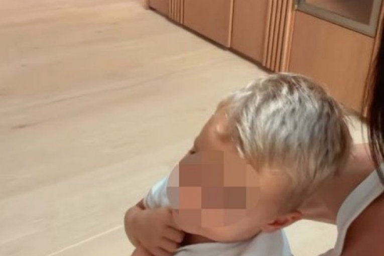 Ceca Ražnatović sa unucima Krstanom i Isaijom