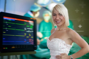 NAJNOVIJE VESTI O JOVANI JEREMIĆ NAKON OPERACIJE: Čitava nacija u SUZAMA, evo šta se dešava u BOLNICI u kojoj je operisala grudi!