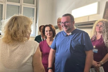 VELIKI USPEH UKC NIŠ! 211 operacija za 14 dana na Očnoj klinici! Lazarević: "Bez predaha, bez listi čekanja - Problem rešen!"