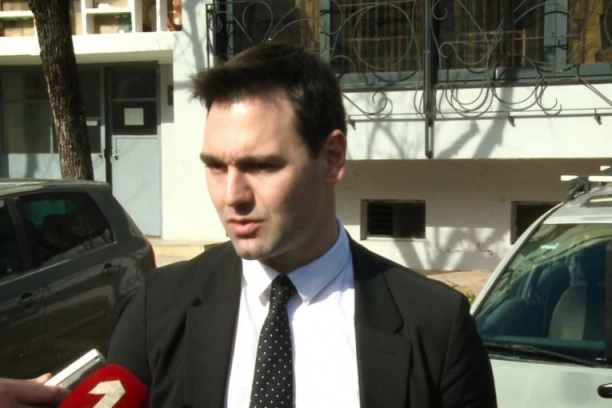 ADVOKAT ŠKALJARACA PAO NA GRANICI SA SRBIJOM! U kolima pronađena velika količina novca koju nije prijavio, policija sada ispituje KOME JE BIO NAMENJEN!
