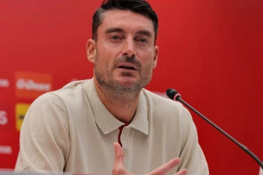 RIJERA "ZAPALIO" SVLAČIONICU ZVEZDE! Novi moćan govor Španca, sve ZAGRMELO! (VIDEO)