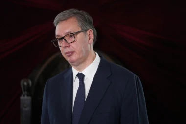 "ISKRENO POŠTOVANJE ZA PROFESIONALIZAM": Predsednik Vučić čestitao Dan roda rečnih jedinica i Dan Rečne flotile