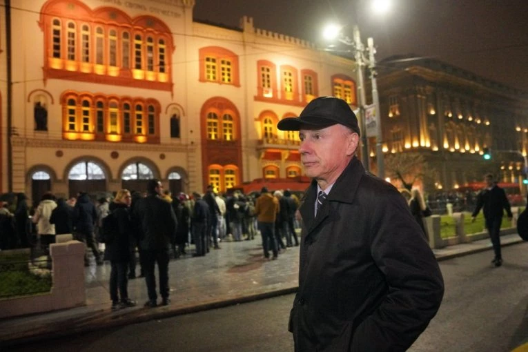 DOBRO, ALI BAŠ DOBRO, RAZMISLITE KAD DOĐETE NA BIRAČKO MESTO! Dajte Đokiću DRŽAVU da je uništi kao UNIVERZITET!