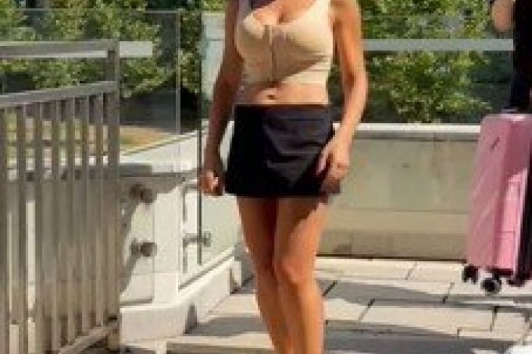 Jovana Jeremić prošetala silikone