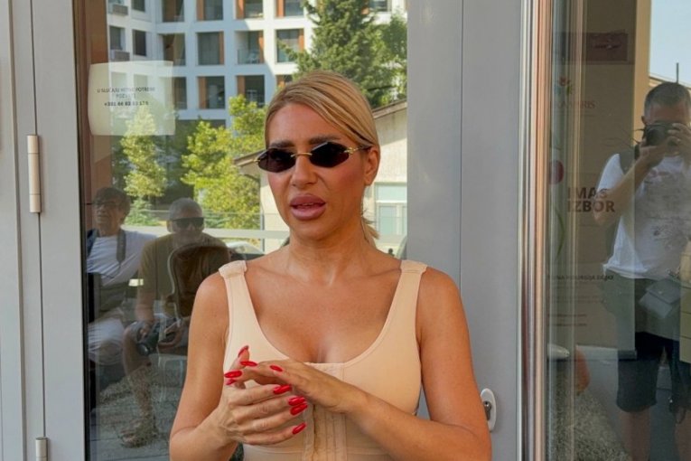 Jovana je juče napustila kliniku