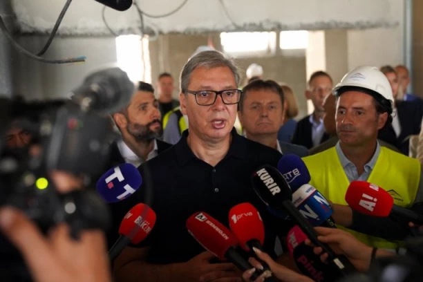 "BORIĆEMO SE DA IH POBEDIMO!" Oglasio se Vučić o odluci SPS da samostalno izađe na izbore