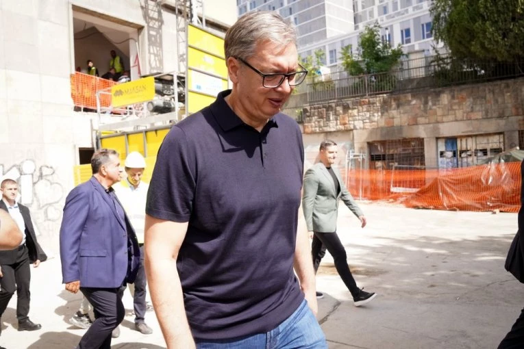 "BIĆE BOLJE I ZA TRUDNICE I ZA BEBE" Vučić stigao u Tiršovu 2: Prokuplje će dobiti velelepnu bolnicu, Niš će dobiti porodilište