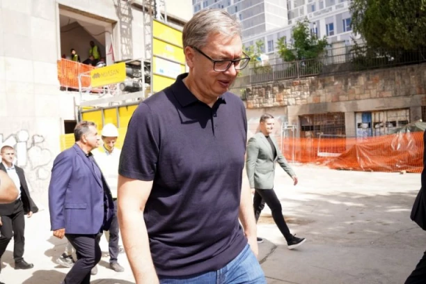 "BIĆE BOLJE I ZA TRUDNICE I ZA BEBE" Vučić stigao u Tiršovu 2: Prokuplje će dobiti velelepnu bolnicu, Niš će dobiti porodilište
