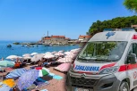 TRAGEDIJA U POZNATOM CRNOGORSKOM LETOVALIŠTU: Muškarac stradao tokom kupanja u moru