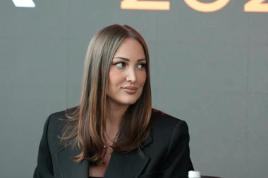 ALEKSANDRA PRIJOVIĆ POKAZALA PRAVO LICE, FANOVI OGORČENI NA NJU: Nikad veća HAJKA na pevačicu, sve obelodanjeno u javnost, KO STOJI iza svega?
