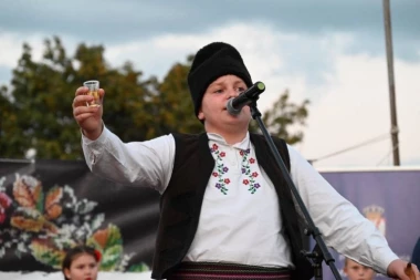 LAZAR MARKOVIĆ JE NAJMLAĐI SRPSKI ZDRAVIČAR! Sa 15 godina se već okitio velikim priznanjem, a za Republiku otkriva i GDE PRONALAZI INSPIRACIJU!
