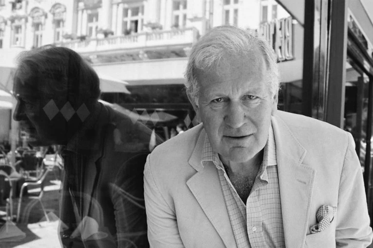 UMRO SLAVNI REDITELJ! Iza sebe ostavio troje dece!