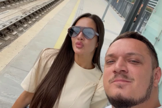 OVE SCENE ANĐELE ĐURIČIĆ GLEDATE NA SOPSTVENU ODGOVORNOST! Vruć sadržaj ugledao svetlost dana, fotografije se dele munjevitom brzinom!