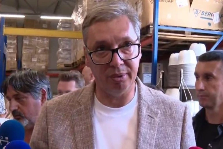 "BIĆE SNAŽAN!" Vučić o kandidatu SNS za predsedničke izbore!