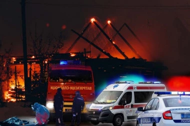 NIJE IZDRŽAO! Ispod ruševina u Velikoj Moštanici izvučeno telo muškarca - KUĆA SRAVLJENA SA ZEMLJOM, ŽENA SPASENA!