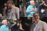 VUČIĆ PODELIO DIRLJIV SUSRET SA BAKOM IZ TOPLIČKOG KRAJA! Obratila se predsedniku, a njene reči ga nisu ostavile ravnodušnim (VIDEO)