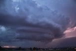 OLUJNA NEMAN PRED VRATIMA SRBIJE! Jako nevreme PARALISALO komšiluk, vetar RUŠIO sve pred sobom, ljudi BEZ STRUJE, popaljeni ALARMI! (VIDEO)