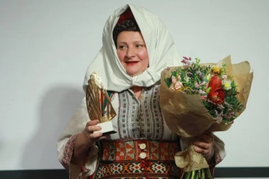 SKANDAL U HRVATSKOJ: Srpska pevačica pevala o KRAJINI, sud joj PRESUDIO, ona im se IZVINILA!
