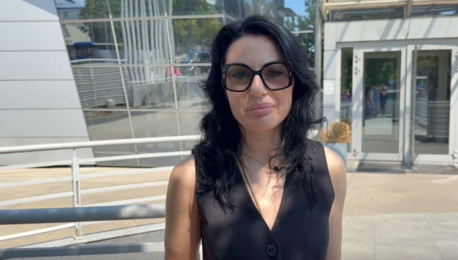 MAJINA SUPARNICA ULAZI U "ELITU 10": Brutalno je ocrnila ispred Pinka: Veza sa Asminom je FEJK! (VIDEO)