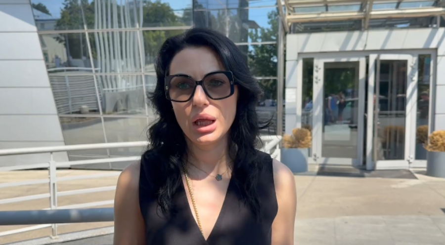MAJINA SUPARNICA ULAZI U "ELITU 10": Brutalno je ocrnila ispred Pinka: Veza sa Asminom je FEJK! (VIDEO)
