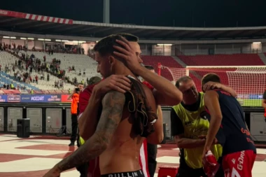 PROŠLI PUT IH TERALI, A SADA! Pogledajte šta su delije priredile Ivaniću i drugovima ispod severne tribine na Marakani! (FOTO)