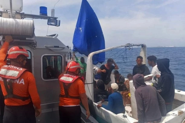 BLIZU 200 MIGRANATA STIGLO U GRČKU ZA SAMO 24 SATA! Među njima i maloletnici, krijumčari koristili OVE RUTE!