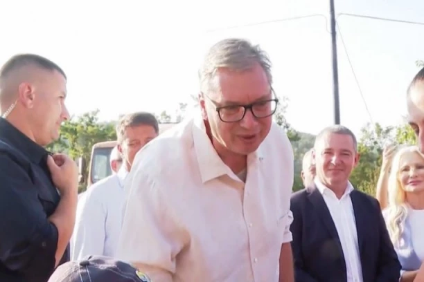 VUČIĆ POSLE UBA OBILAZI 7 SOCIJALNO UGROŽENIH PORODICA U MEDVEĐI: Predsednik zahvalio svima što su se suprotstavili uništenju Srbije!