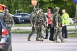 TEŠKO POVREĐENA DVA DEČAKA! Manijak upao u školu i mačem krenuo da SEČE decu oko sebe! POLICIJA OTKRILA ŠTA SE DESILO S NJIM
