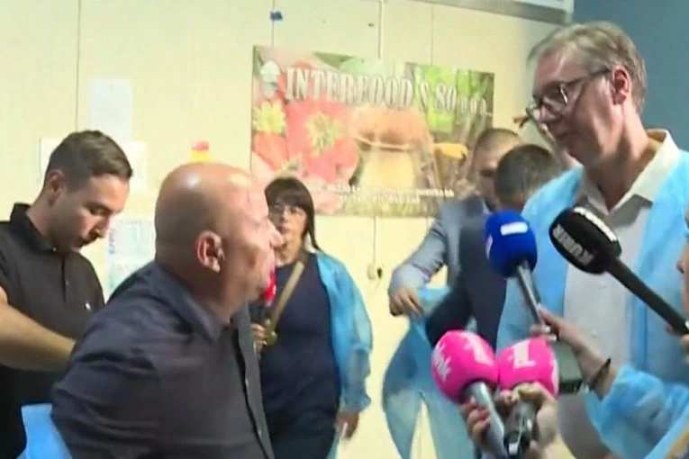 VUČIĆ OBILAZI LEBANE: Predsednik u firmi "Interfood S80"