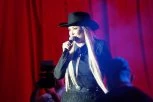 KARLEUŠA NAPUŠTA ESTRADU NA VRHUNCU SLAVE! Pevačica presekla, POVLAČI SE SA MUZIČKE SCENE: Nisam ni živela od pevanja!