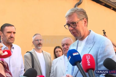 VUČIĆ OD JUTRA NA TERENU: Predsednik u poseti dispanzeru u Leskovcu: "Ako budemo dobili podršku naroda..."