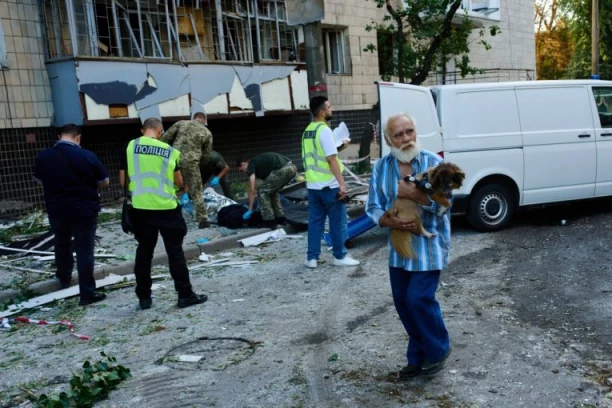 NEĆE SE SMIRITI DOK GA NE UNIŠTE: Rusi ponovo napali Kijev, evo šta je sada bila META!