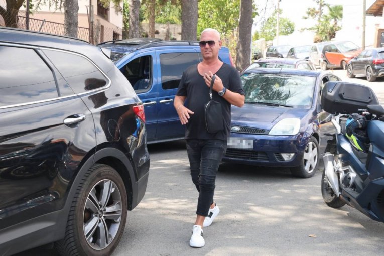 Milan Milošević na sahrani oca Bore Santane