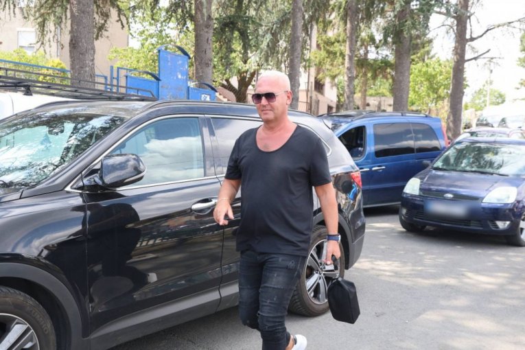 Milan Milošević na sahrani oca Bore Santane