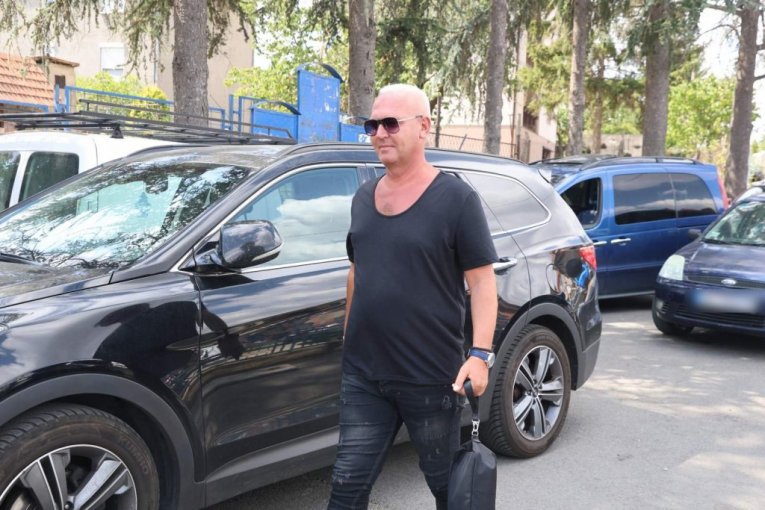 Milan Milošević na sahrani oca Bore Santane