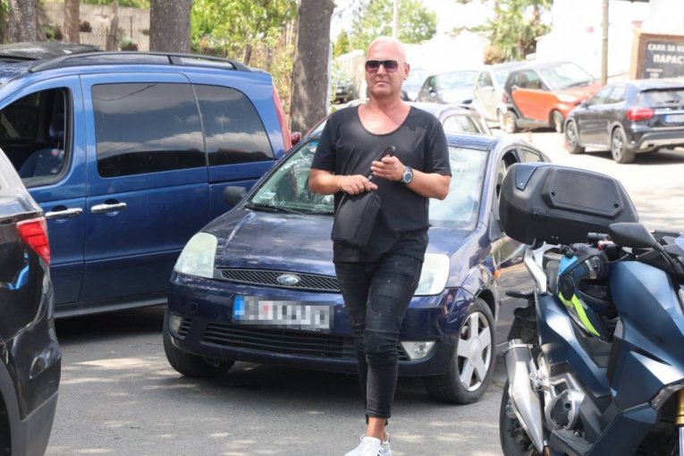 Milan Milošević na sahrani oca Bore Santane