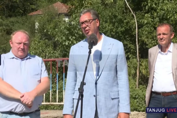 VUČIĆ U TRGOVIŠTU: Kreću radovi na domu zdravlja i putevima, "Promenićemo način na koji se to određuje"